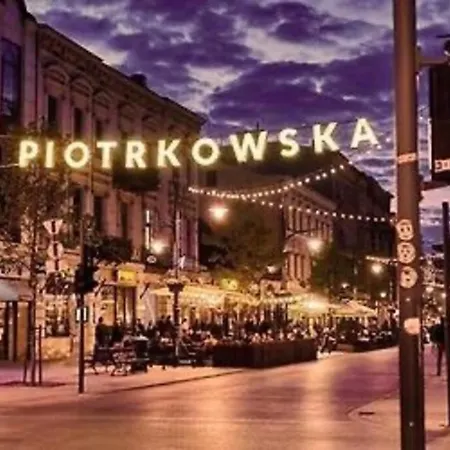 P-122 Piotrkowska Apartment. Lodž Exteriér fotografie