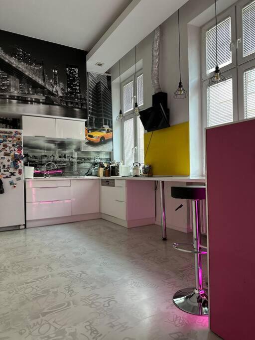 P-122 Piotrkowska Apartment. Apartment